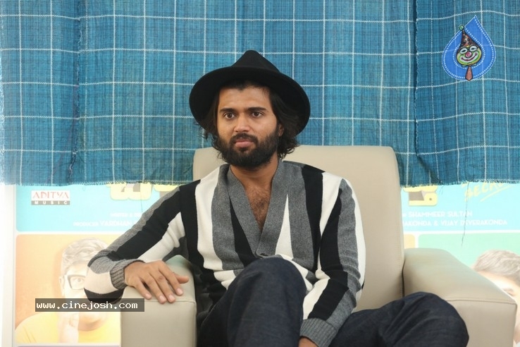 Vijay Deverakonda Interview Pics - 28 / 32 photos