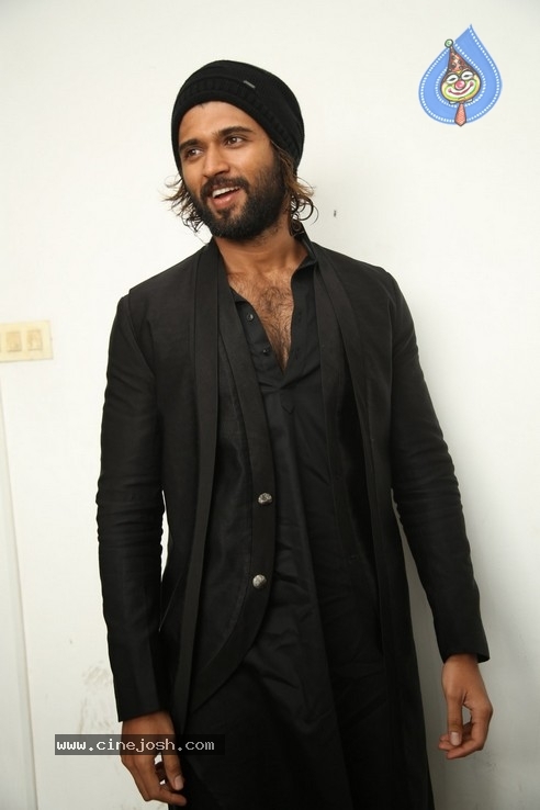 Vijay Deverakonda Stills - 5 / 21 photos