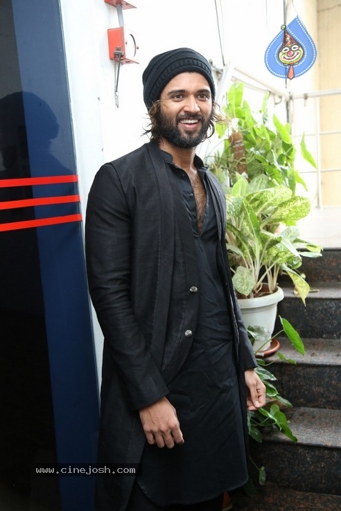 Vijay Deverakonda Stills - 19 / 21 photos