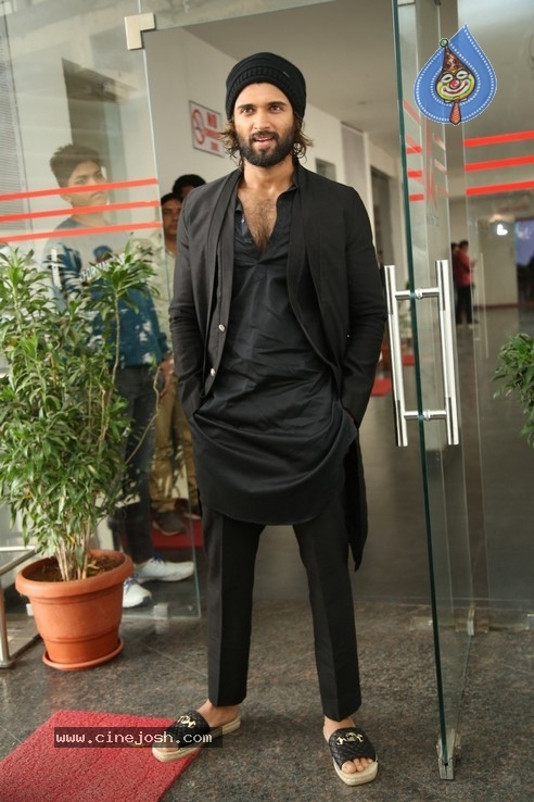 Vijay Deverakonda Stills - 21 / 21 photos