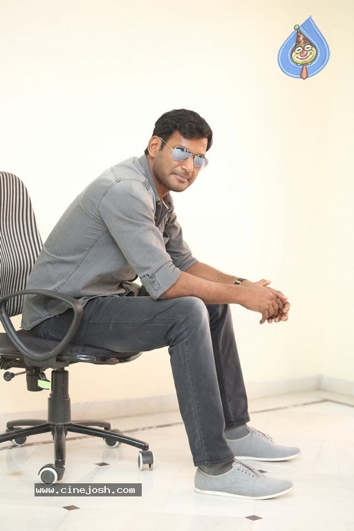 Vishal Interview Photos - 17 / 18 photos