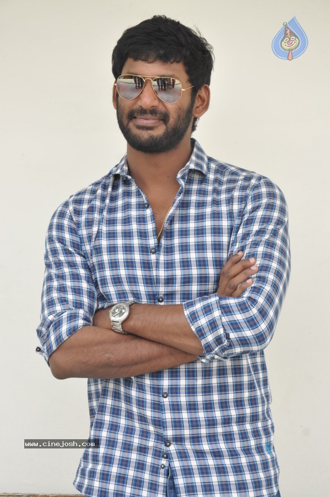 Vishal New Stills - 4 / 36 photos