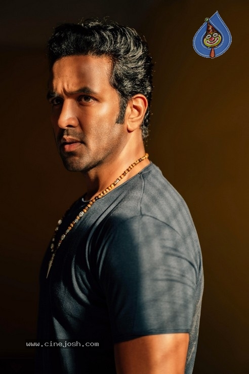 Vishnu Manchu New Stills - 2 / 2 photos