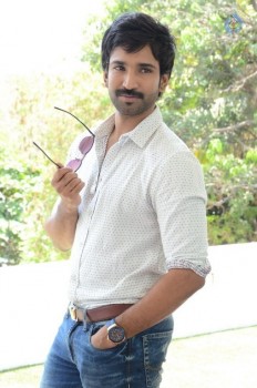 Aadhi Pinisetty New Photos - 13 of 21