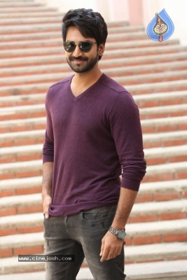 Actor Aadhi Pinisetty Pics - 15 of 21