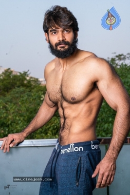 Kartikeya 6 Pack Stills - 3 of 3