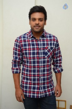 Nawin Vijaykrishna Interview Photos - 3 of 18