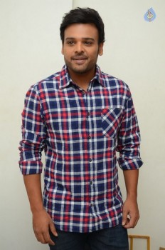 Nawin Vijaykrishna Interview Photos - 11 of 18