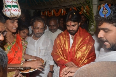 Pawan Kalyan Celebrates Sankranthi In Tenali - 32 of 39