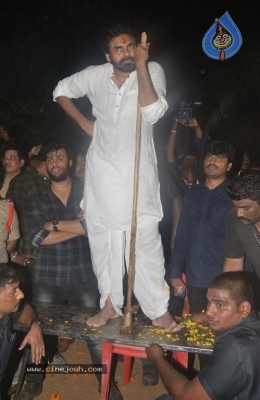 Pawan Kalyan Celebrates Sankranthi In Tenali - 36 of 39