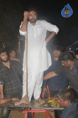 Pawan Kalyan Celebrates Sankranthi In Tenali - 17 of 39