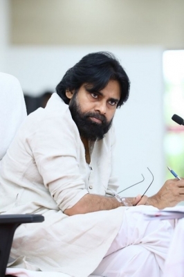 Pawan Kalyan in Janasena Meeting - 40 of 31