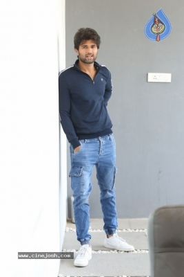 Vijay Deverakonda Interview Photos - 21 of 33