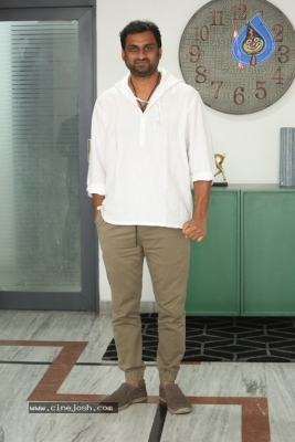 Yatra Movie Director Mahi V Raghav Interview Photos - 5 of 9