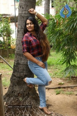Actress Reeya Photos