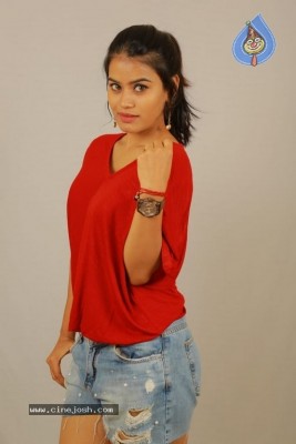 Actress Riyamikka Photos