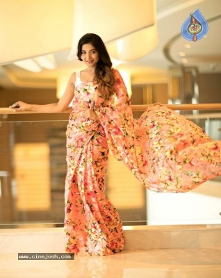 Actress Sakshi Agarwal Photos