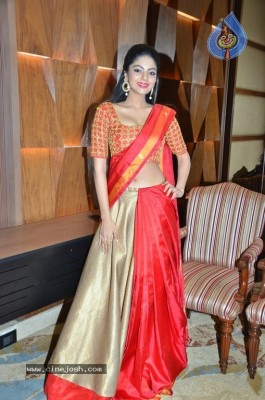 Actress Sanam Shetty Stills