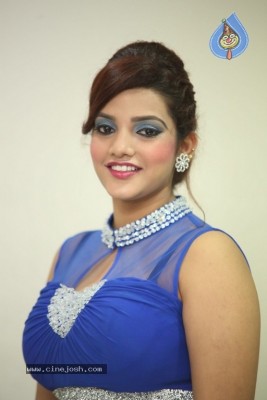 Actress Sk Attiya Photos