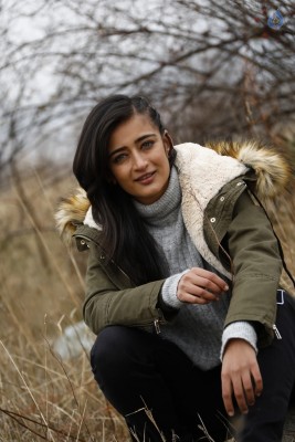 Akshara Haasan New Pics