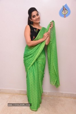 Anchor Manjusha  Photos