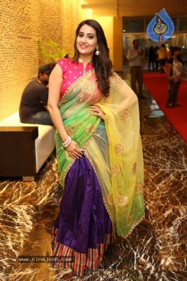 Anchor Manjusha Pics