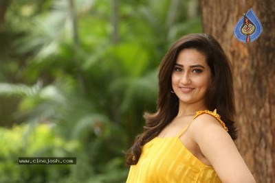Anchor Manjusha Stills