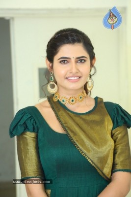 Ashima Narwal Photos