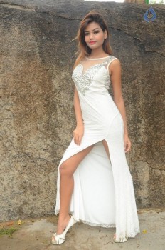 Clara Fernandes New Photos