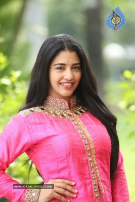 Daksha Nagarkar Photos