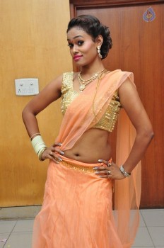 Dancer Nisha Pics