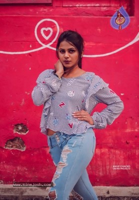 Delna Davis Latest Photos