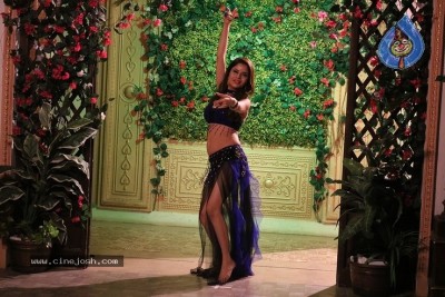 Gehana Vasisth in Arabic Song 
