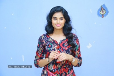 Kairavi Thakkar Photos