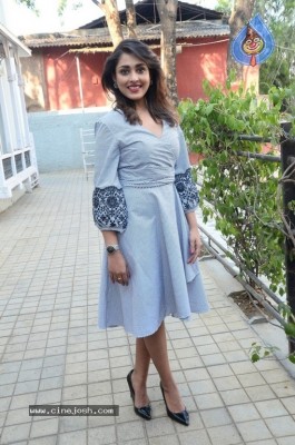 Madhu Shalini Latest Pics