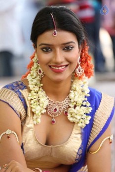 Manisha Singh Photos