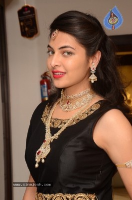Modal Supraja Reddy Photos
