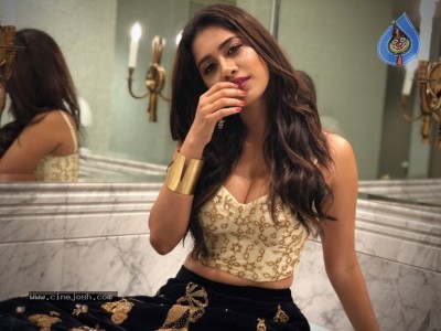 Nabha Natesh Pics From SIIMA Event 2018