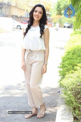 Neha Shetty New Pics