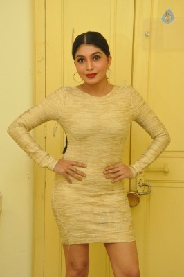 Pooja Roshan New Gallery