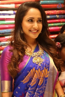 Pragya Jaiswal New Pics