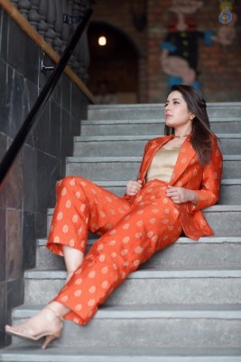 Raashi Khanna Latest Photos