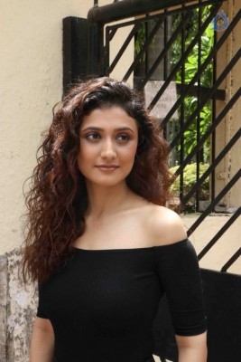 Ragini Khanna New Photos