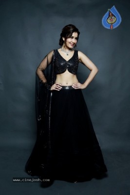Rashi Khanna Latest Pics