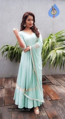 Rashi Khanna New Stills