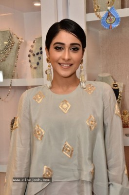 Regina Cassandra Gallery