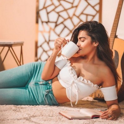 Sakshi Dwivedi Photos