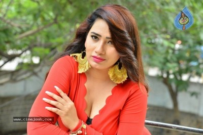 Sanjana Naidu Photos