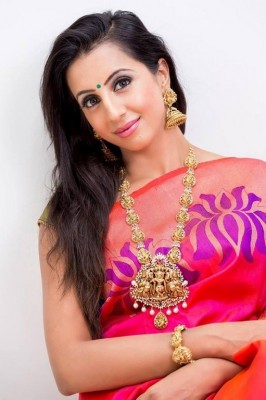 Sanjjanaa Galrani New Pics