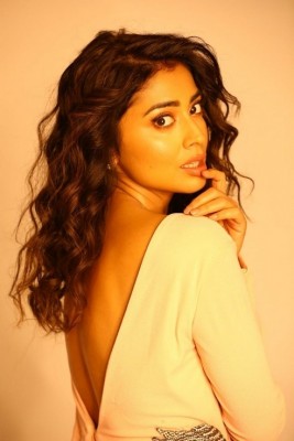 Shriya Saran Photos
